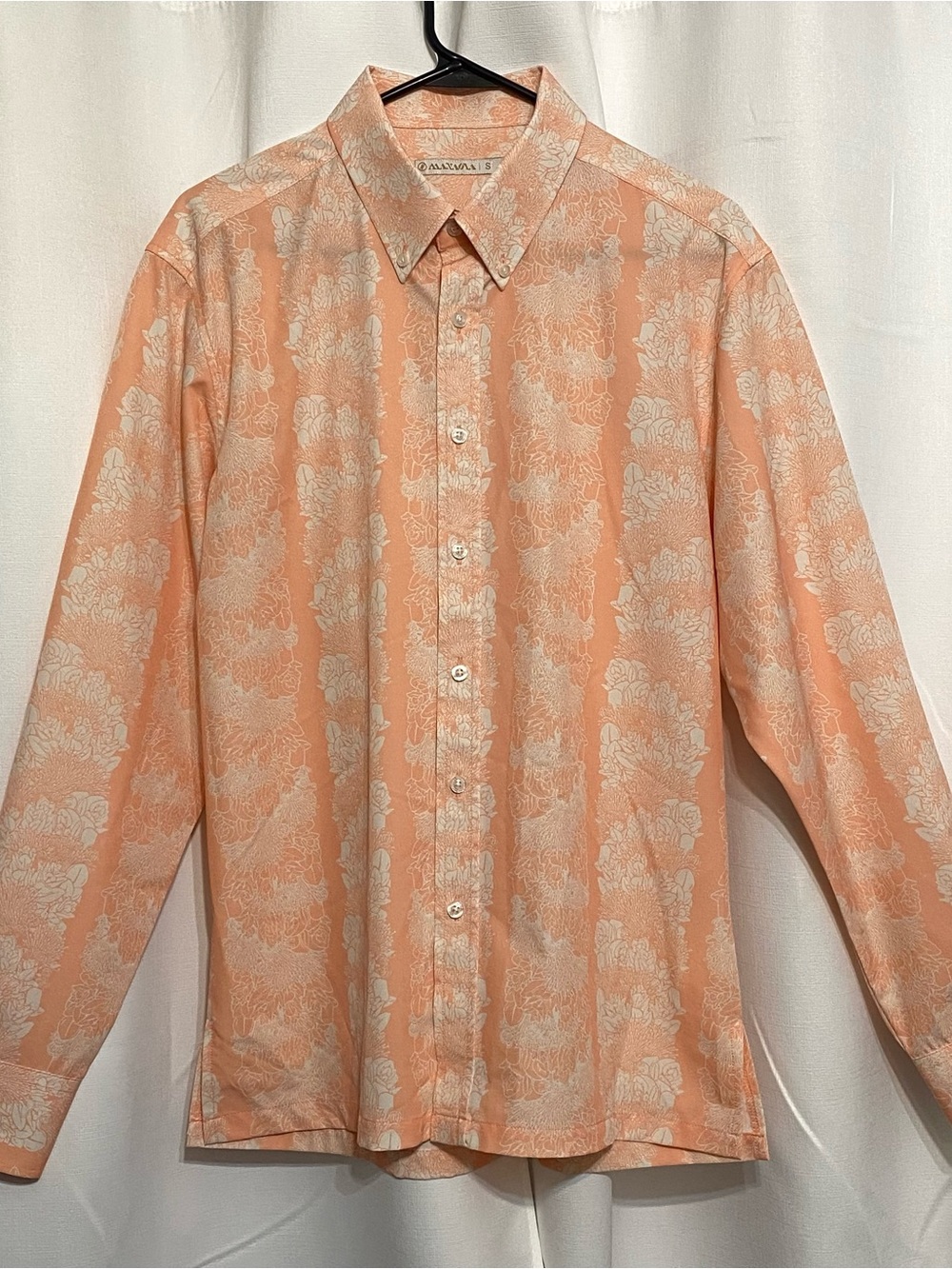 Manaola Men's Peach White Haku Lei Print Button Down Hawaiian Design Shirt Small